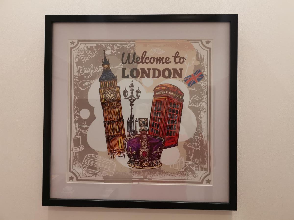 City Prime Apartments Лондон Екстериор снимка A souvenir from London
