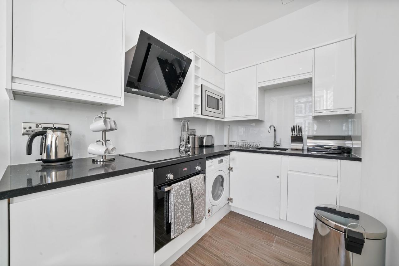 City Prime Apartments Лондон Екстериор снимка A typical kitchen in a student flat