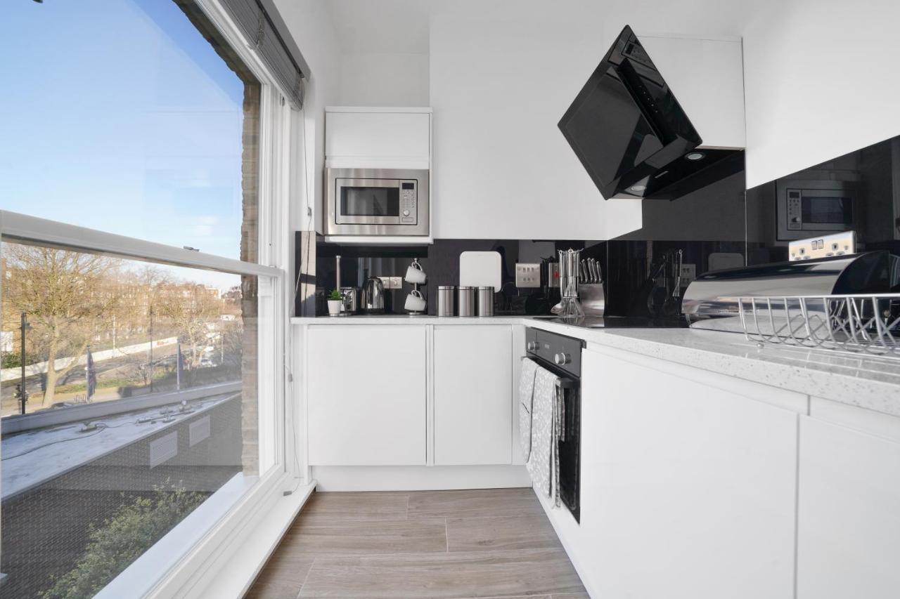 City Prime Apartments Лондон Екстериор снимка A typical kitchen in a serviced apartment