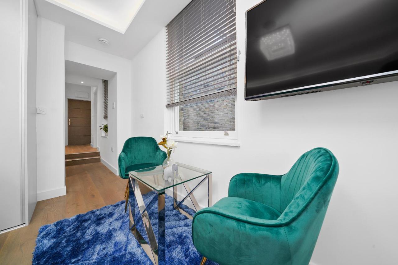 City Prime Apartments Лондон Екстериор снимка A staged photo of a living room