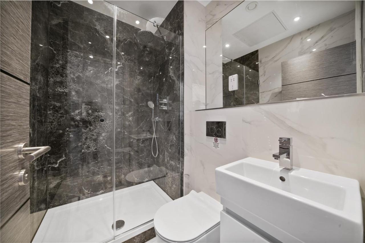 City Prime Apartments Лондон Екстериор снимка Bathroom