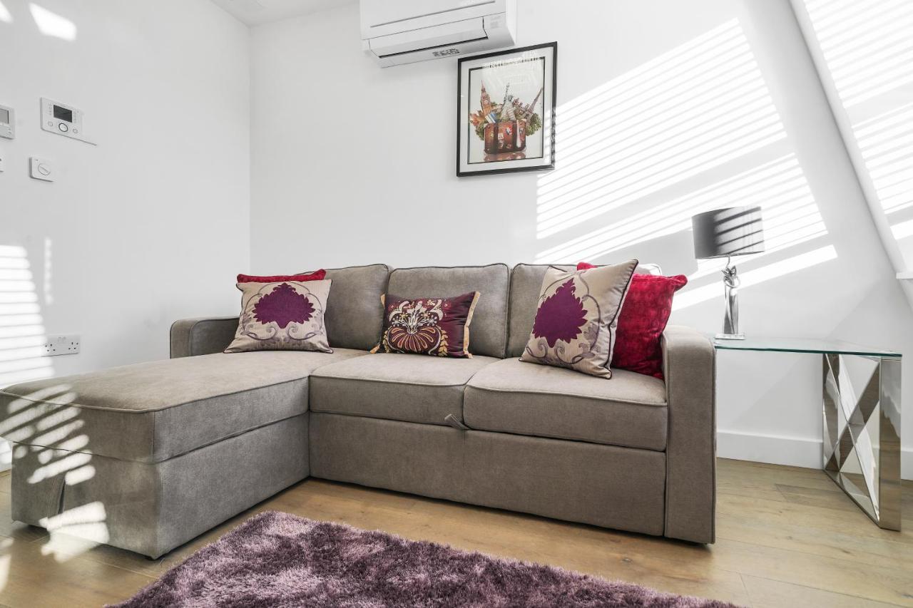 City Prime Apartments Лондон Екстериор снимка A sofa bed